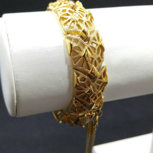 Vintage Monet Gold Plated Openwork Link Bracelet w/ Safety Chain 1960s - Picture 9 of 9